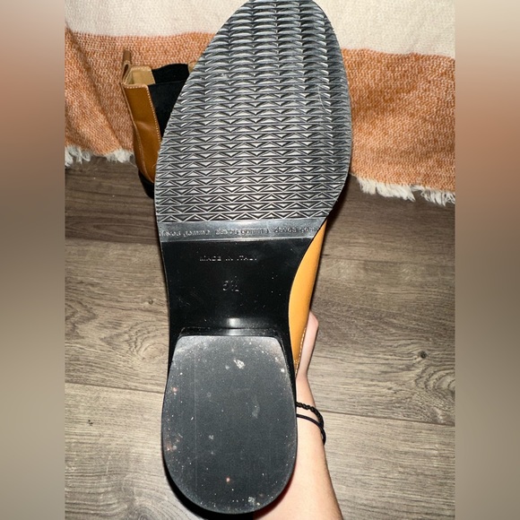 Everlane Modern Chelsea Leather Ankle Boots - Picture 4 of 5